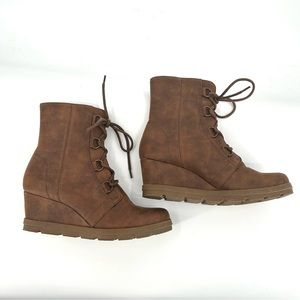 White Mountain Nellie Wedge Bootie size 10